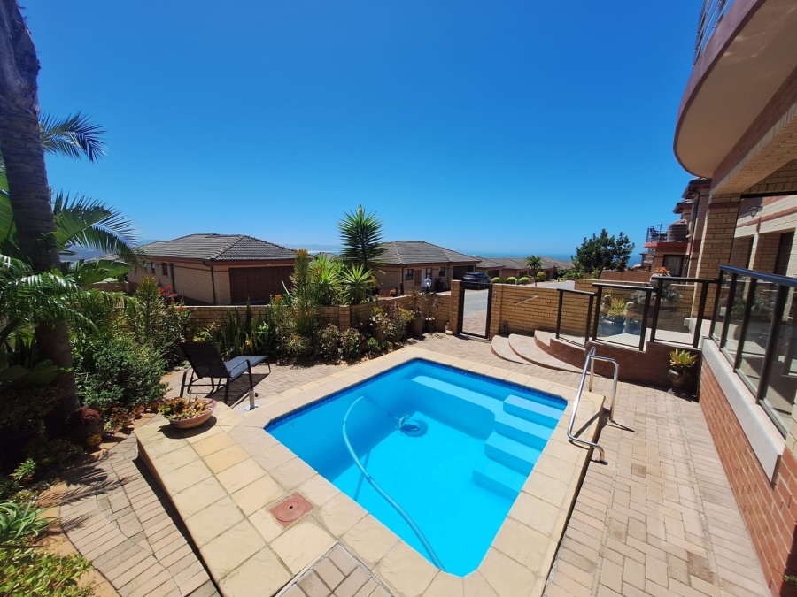 3 Bedroom Property for Sale in Wavecrest Eastern Cape